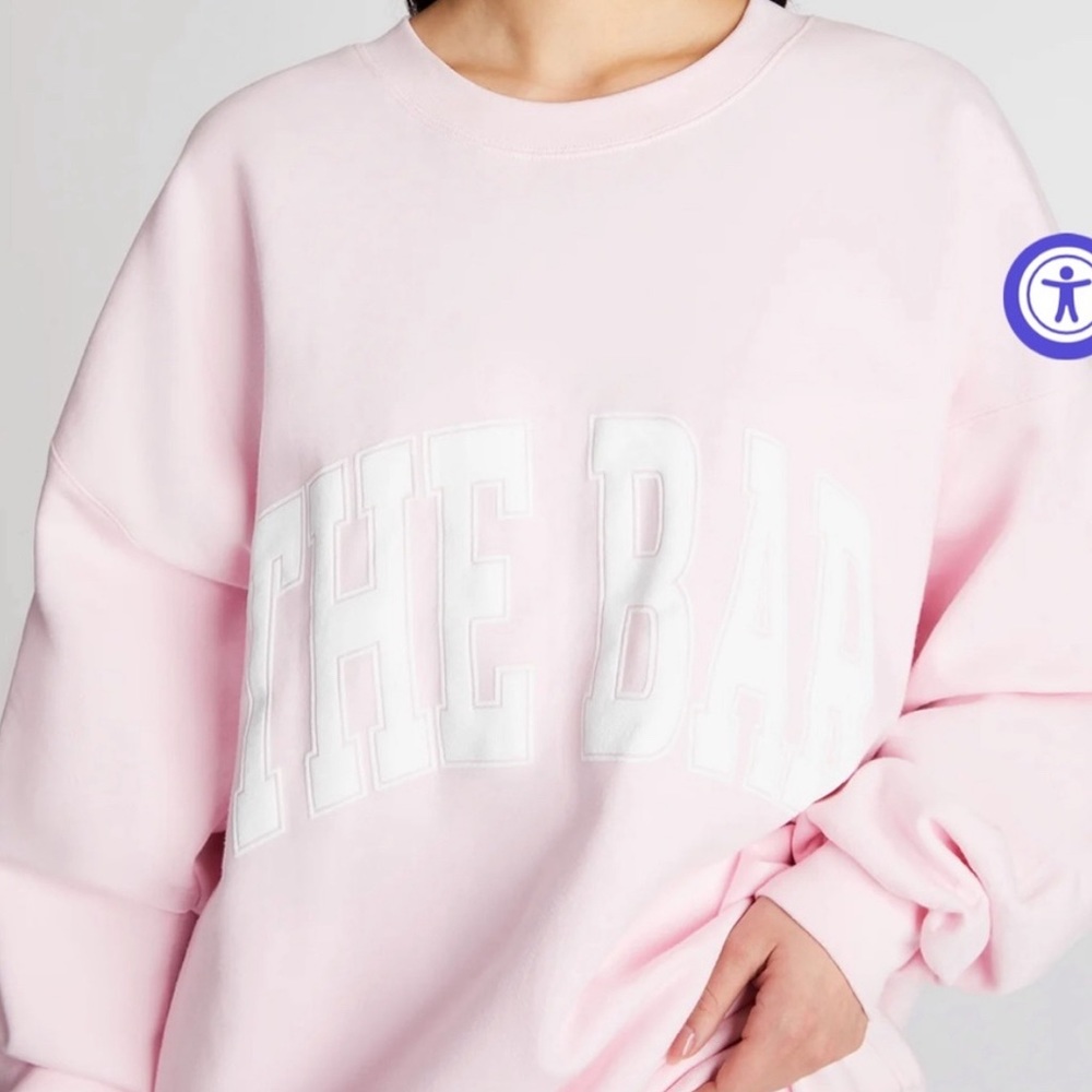 New XL varsity sweatshirt the bar